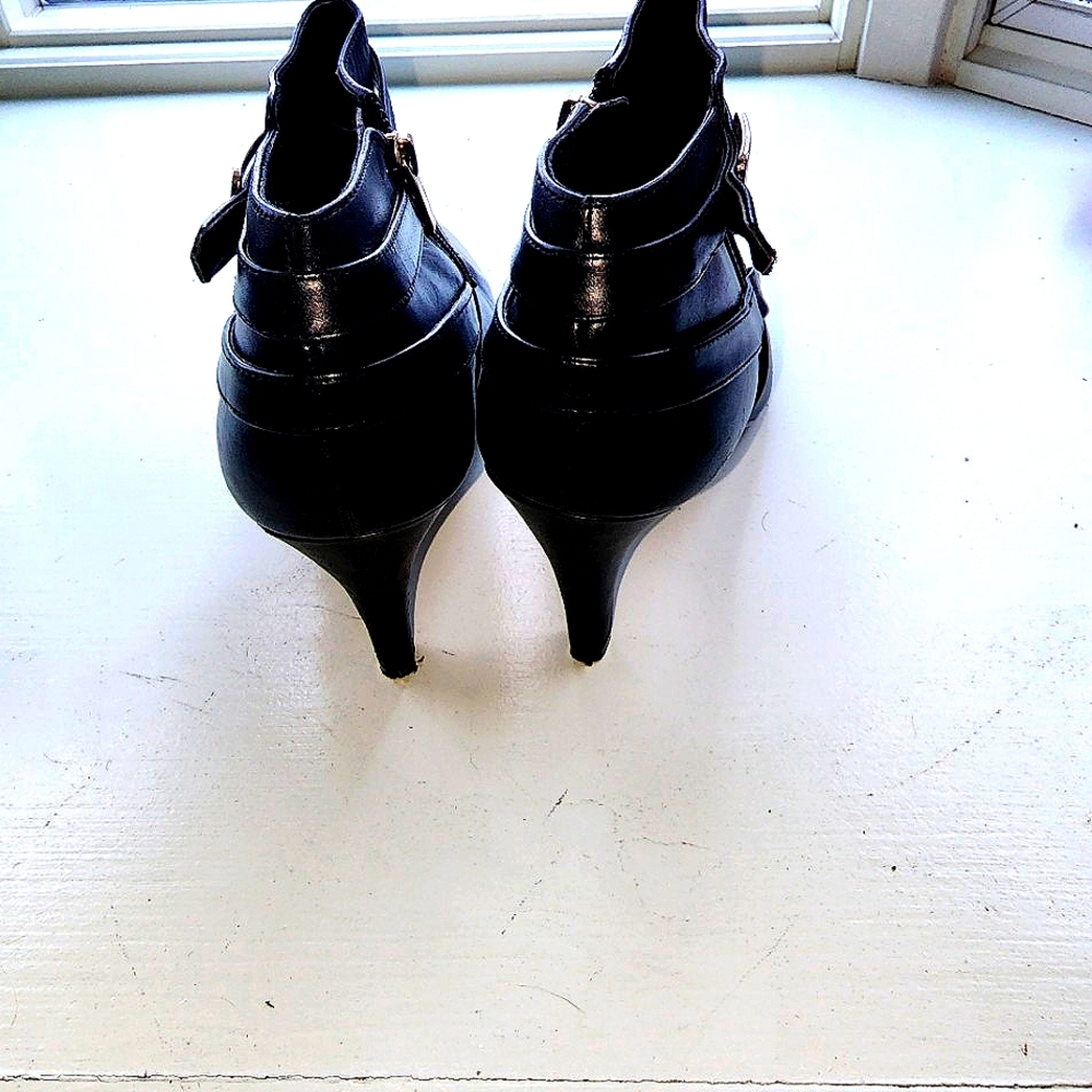 Vince Camuto Black Ankle Boots - Picture 3 of 5